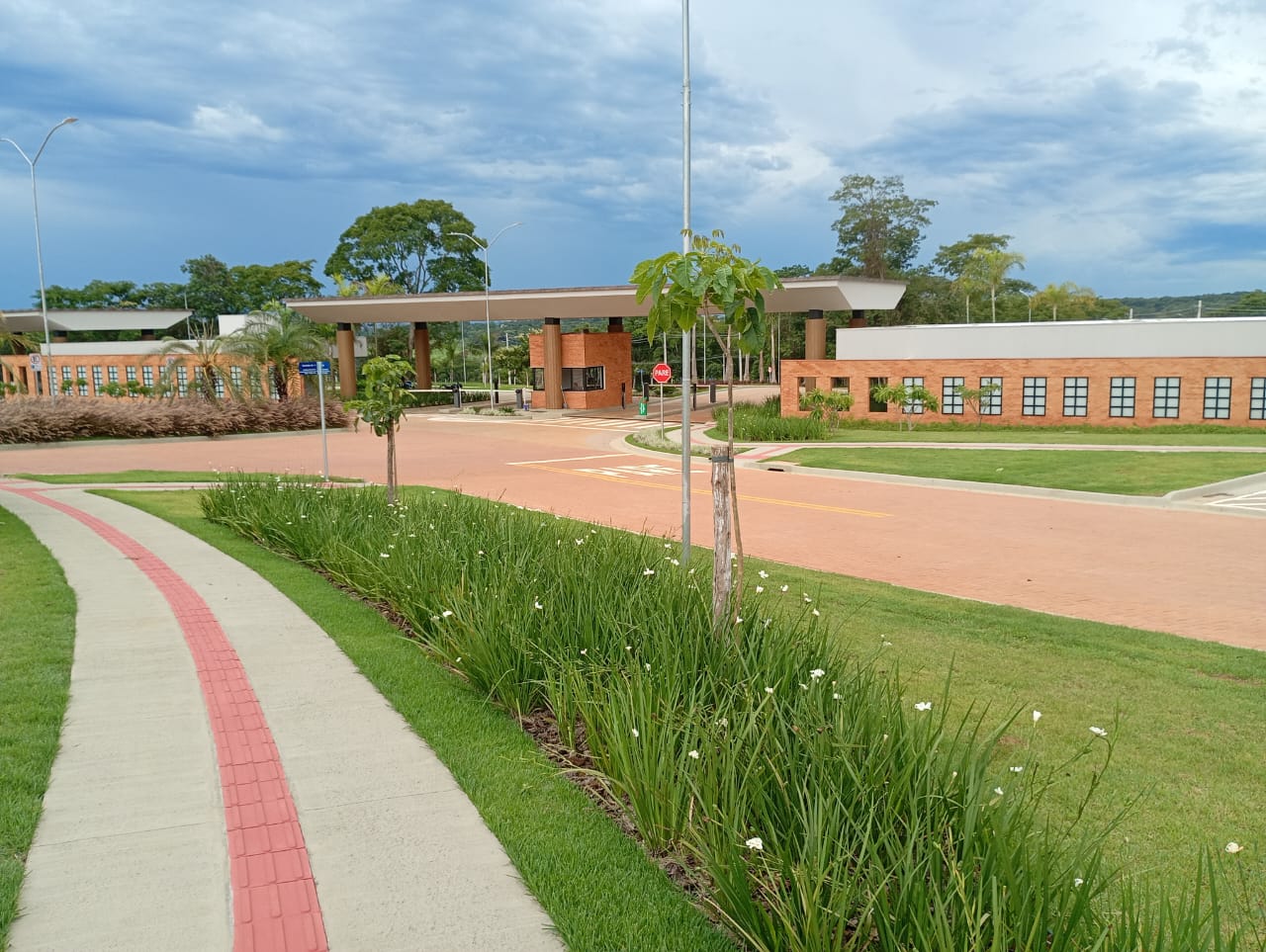 Entrada do Condomínio Jardins Amsterdã
